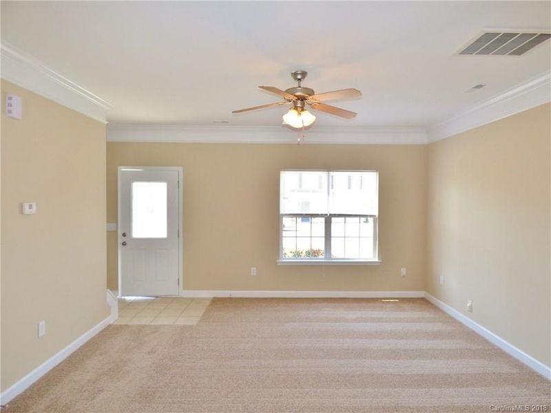 732 Raindrops Rd, Gastonia, NC 28054
