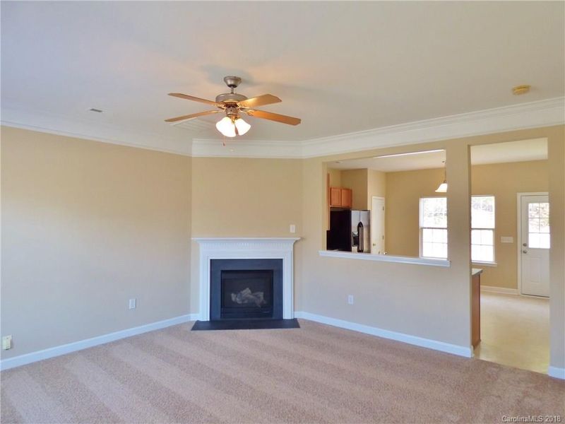 732 Raindrops Rd, Gastonia, NC 28054