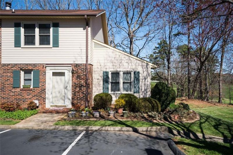 1330 5th St NE #78, Hickory, NC 28601