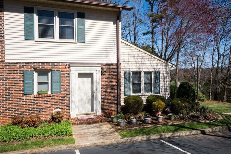 1330 5th St NE #78, Hickory, NC 28601
