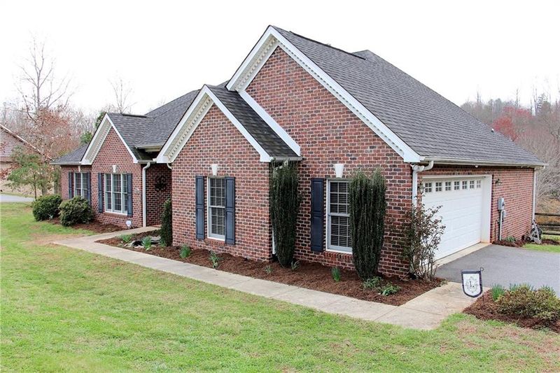1460 Brookstone Dr #60, Hickory, NC 28602