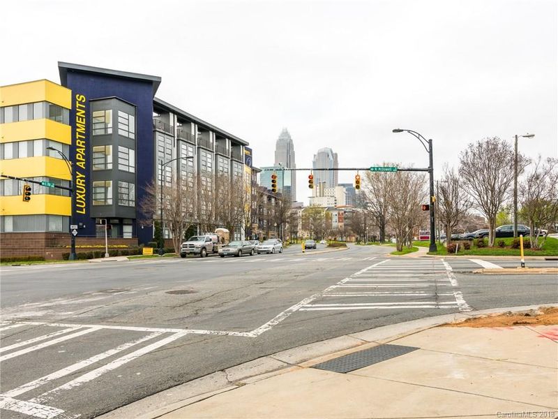933 E 7th St, Charlotte, NC 28204