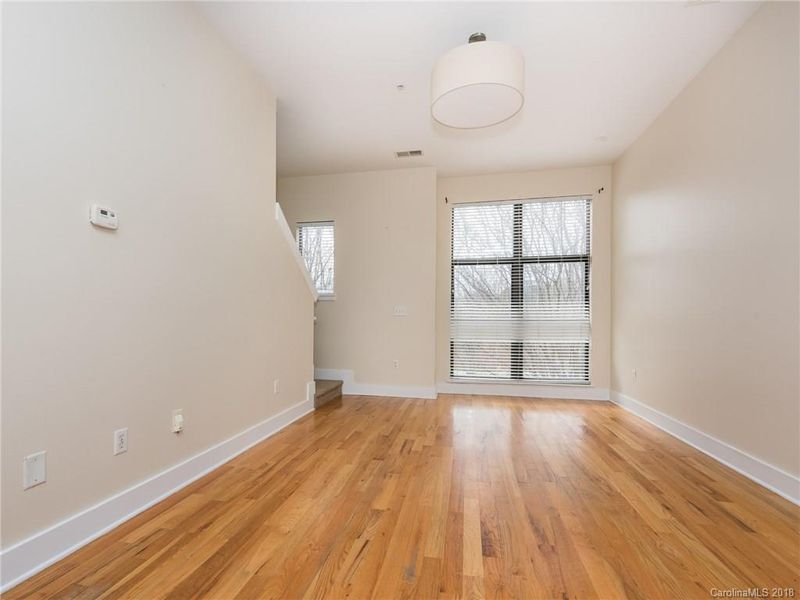 933 E 7th St, Charlotte, NC 28204