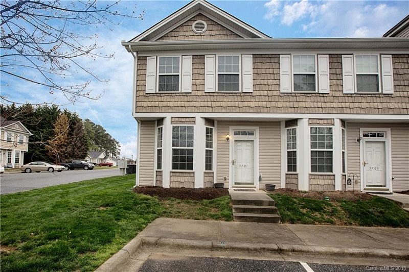 5701 Erin Dr #116, Dallas, NC 28034