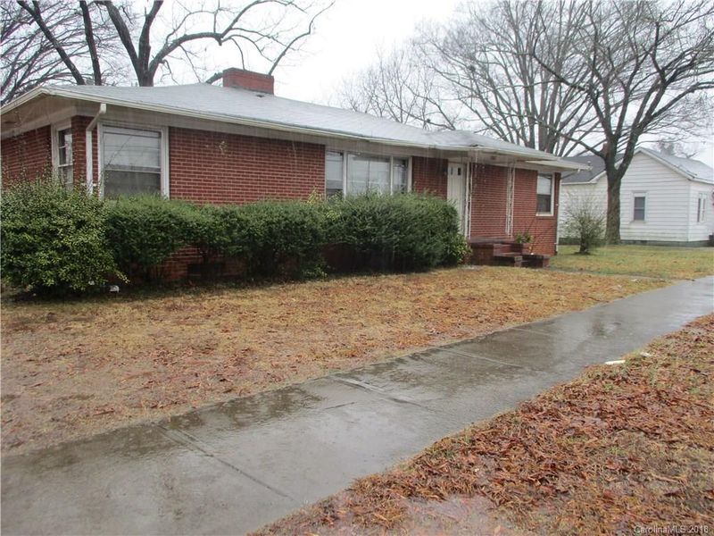 1107 Eastside Dr, Statesville, NC 28677