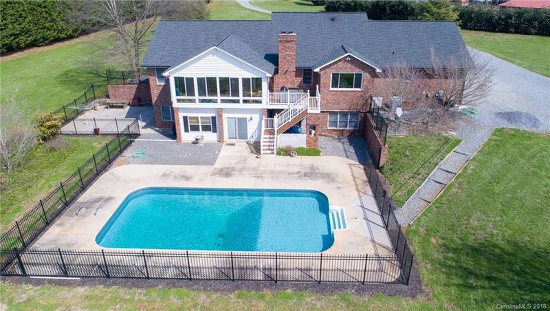 1722 Shoal Rd, Lincolnton, NC 28092