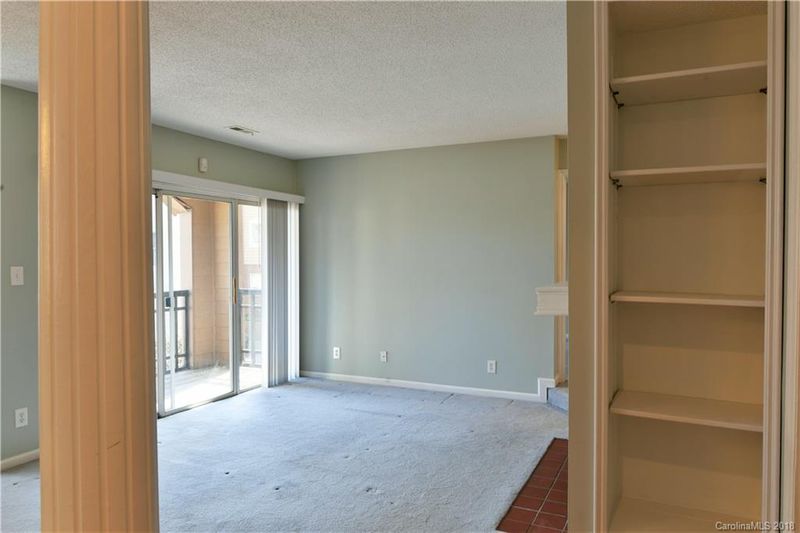 1101 E Morehead St #32, Charlotte, NC 28204