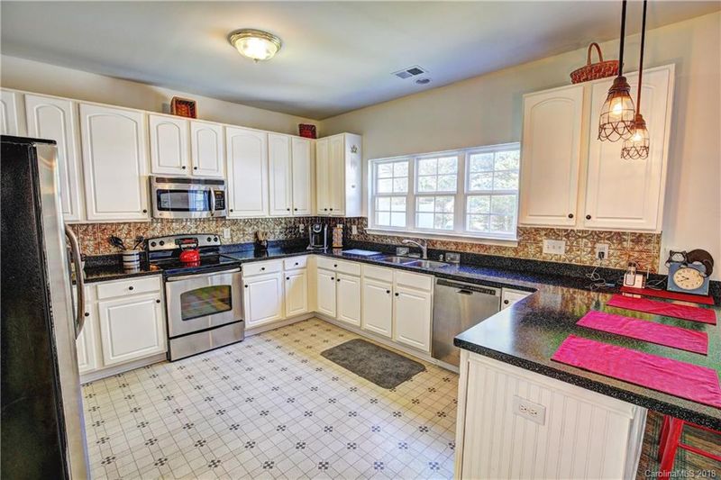 108 Painted Bunting Dr, Troutman, NC 28166