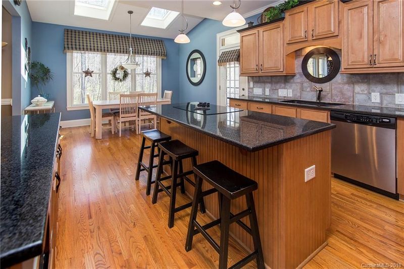 2104 Lytton Ln, Matthews, NC 28104