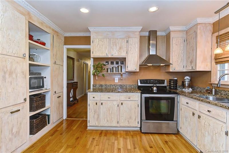 916 Pierce Ave #1, Mount Holly, NC 28120