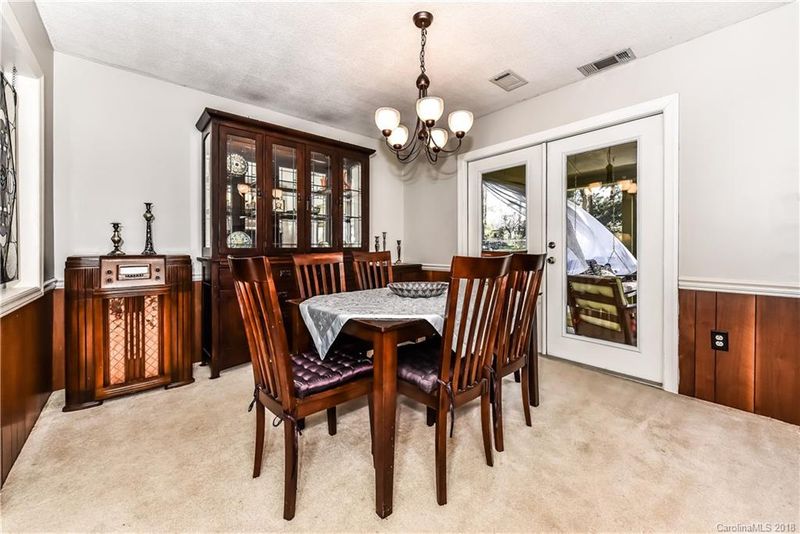 4714 Carousel Dr, Charlotte, NC 28212
