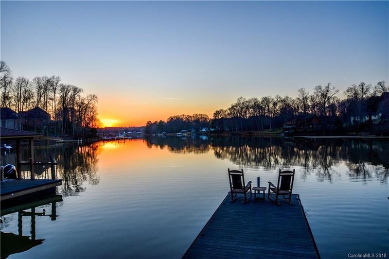 135 E Maranta Rd, Mooresville, NC 28117