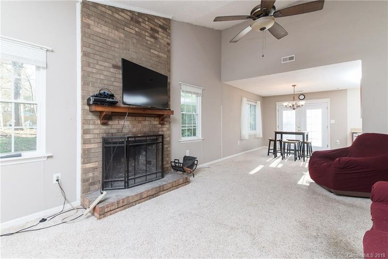 6616 Doubletree Dr, Charlotte, NC 28227