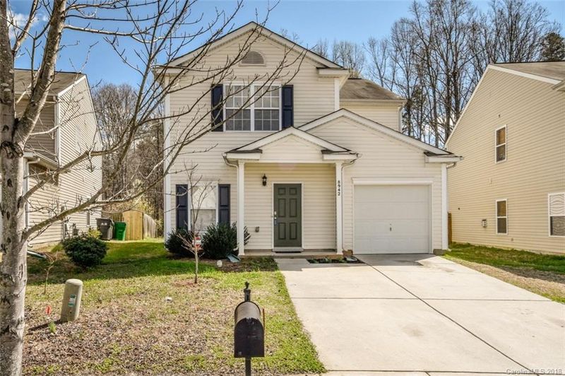 8942 Chalkstone Rd #121, Charlotte, NC 28216