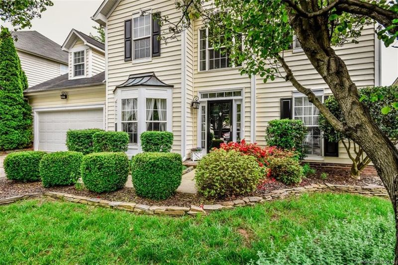 127 Foxtail Dr, Mooresville, NC 28117