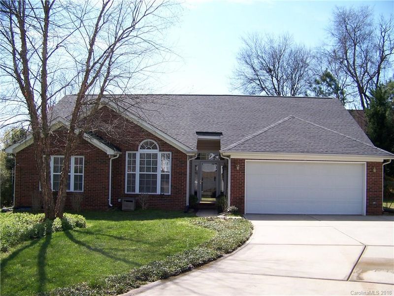 120 Huckleberry Ln, Mount Holly, NC 28120