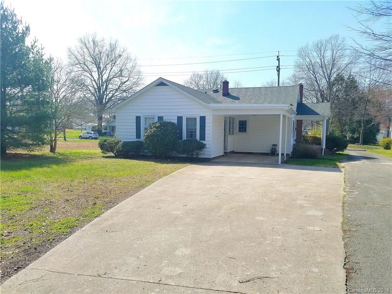 106 Sumter St, Clover, SC 29710