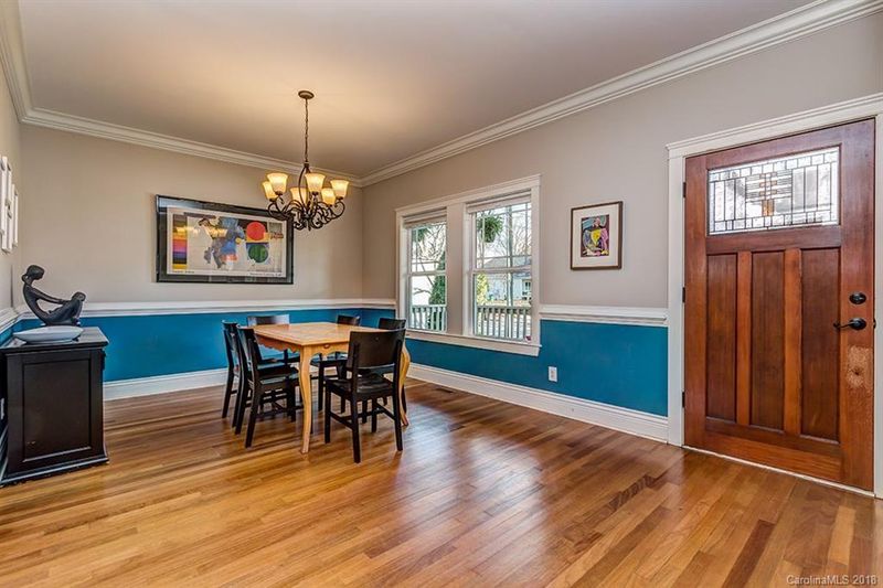 914 E 35th St, Charlotte, NC 28205