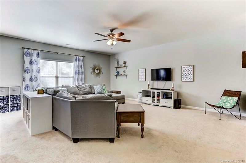 3313 Silver Stream Rd, Charlotte, NC 28226