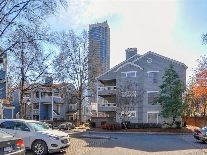 433 8th St #68, Charlotte, NC 28202
