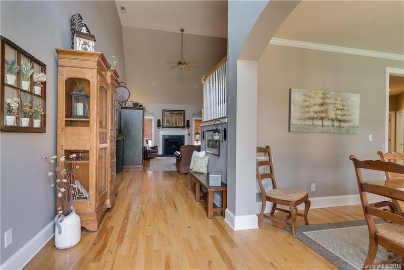 6046 Highview Rd, Matthews, NC 28104