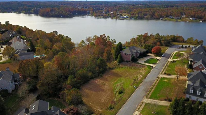 811 37th Avenue Pl NW, Hickory, NC 28601
