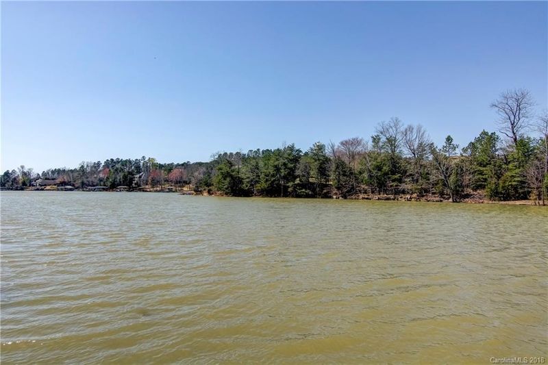 564 Placid Ct, Tega Cay, SC 29708