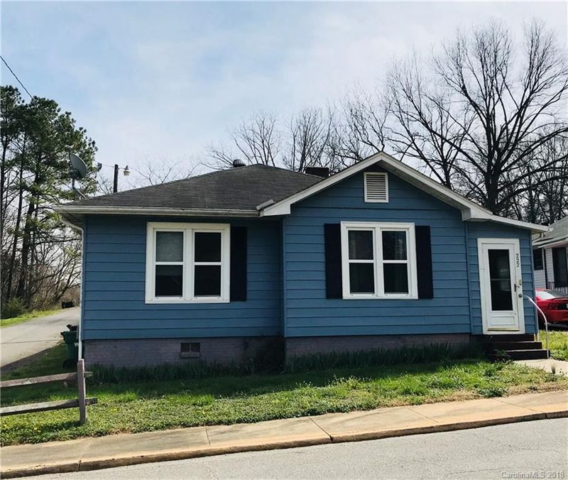 222 10th St #1, Cramerton, NC 28032