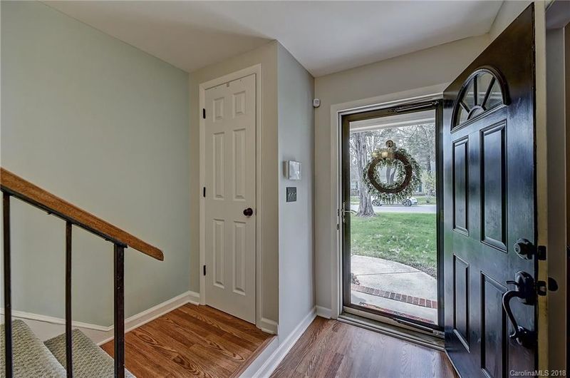 810 Ingraham Pl, Charlotte, NC 28270