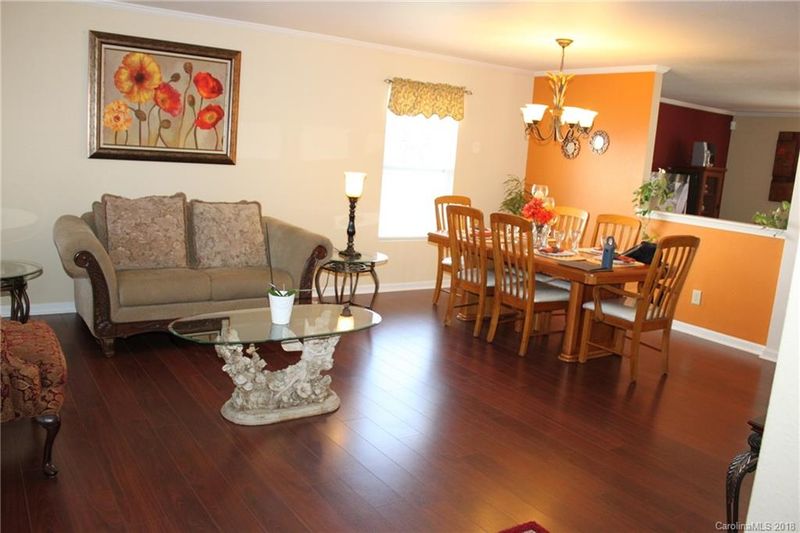 125 Hayden Ct, Mount Holly, NC 28120