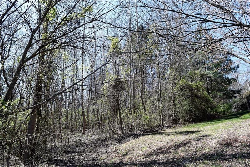 8208 Catawba Cove Dr, Belmont, NC 28012
