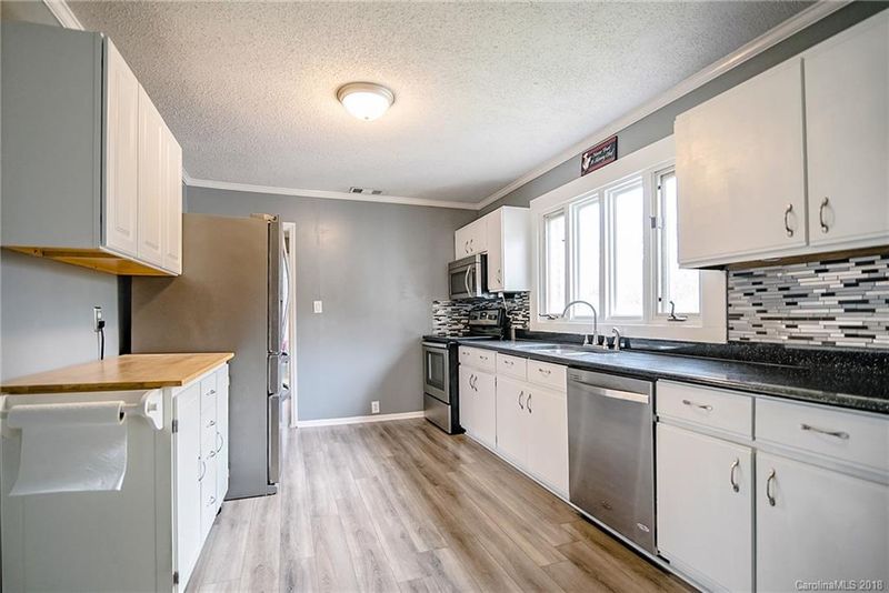 204 Stonecrest Cir, Concord, NC 28027