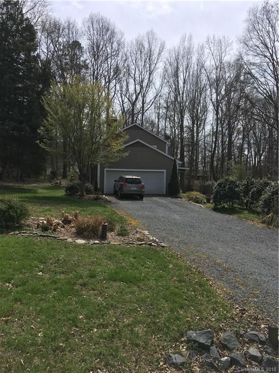 8301 Stallion Ct, Charlotte, NC 28215