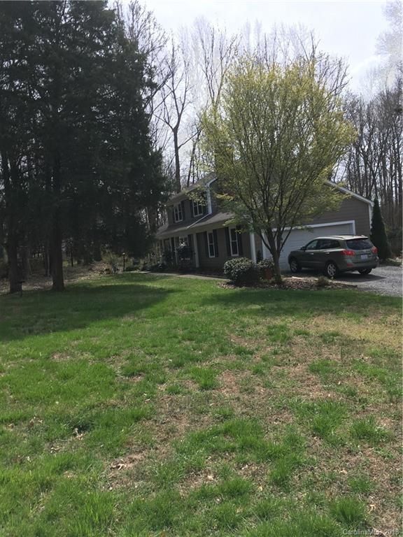 8301 Stallion Ct, Charlotte, NC 28215