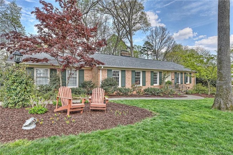6061 Glenridge Rd, Charlotte, NC 28211