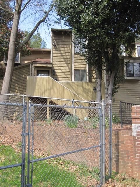 1011 N Center St, Hickory, NC 28601
