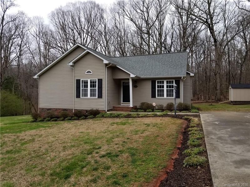 2540 Oak Valley Ln, Maiden, NC 28650