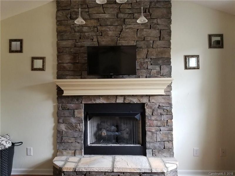 2540 Oak Valley Ln, Maiden, NC 28650