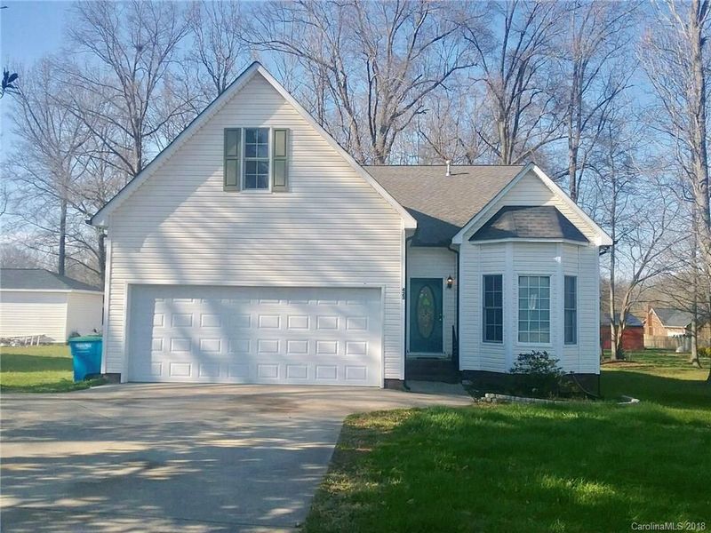 423 Parallel Dr, Harrisburg, NC 28075