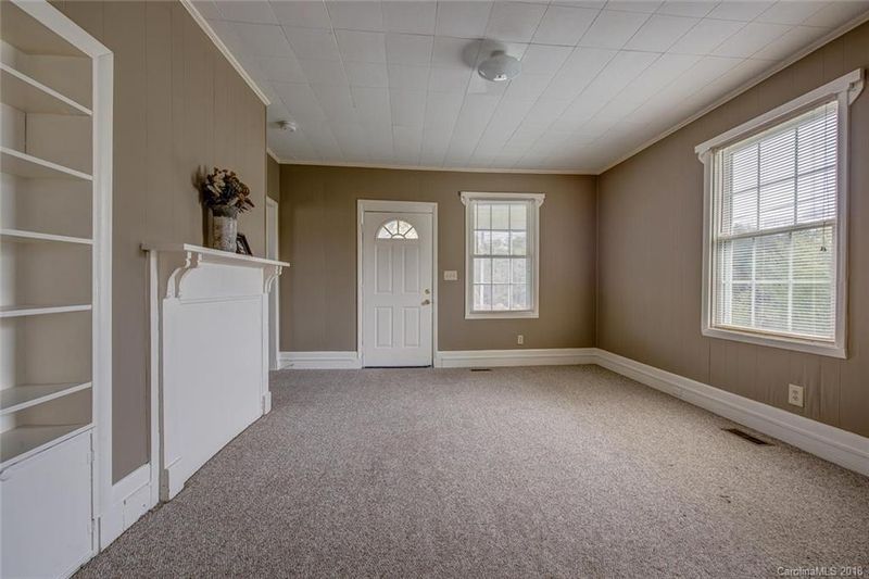 29 Burlington Ave, Gastonia, NC 28054