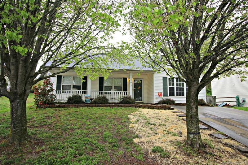 793 Sir Raleigh Dr, Concord, NC 28025