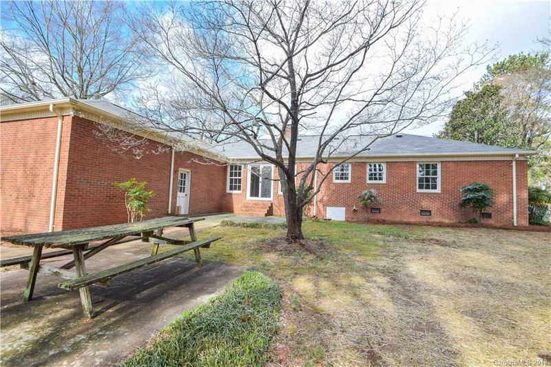 2115 Louise Dr, Monroe, NC 28112