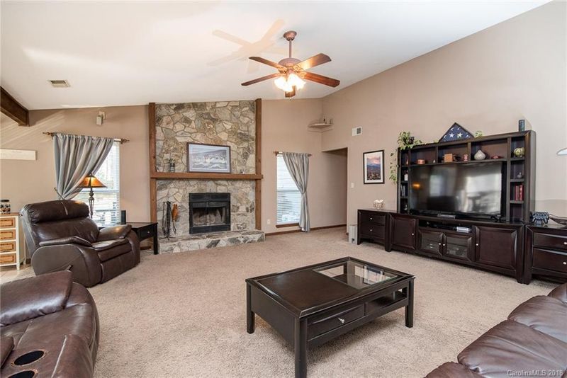 11015 Fox Mill Ln, Charlotte, NC 28277