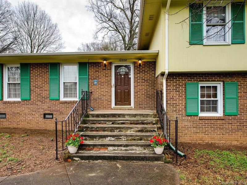 12208 Oakhaven Dr, Charlotte, NC 28273