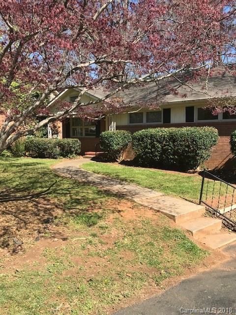 6629 Starcrest Dr, Charlotte, NC 28210