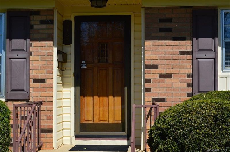 2785 Highland Dr, Lincolnton, NC 28092