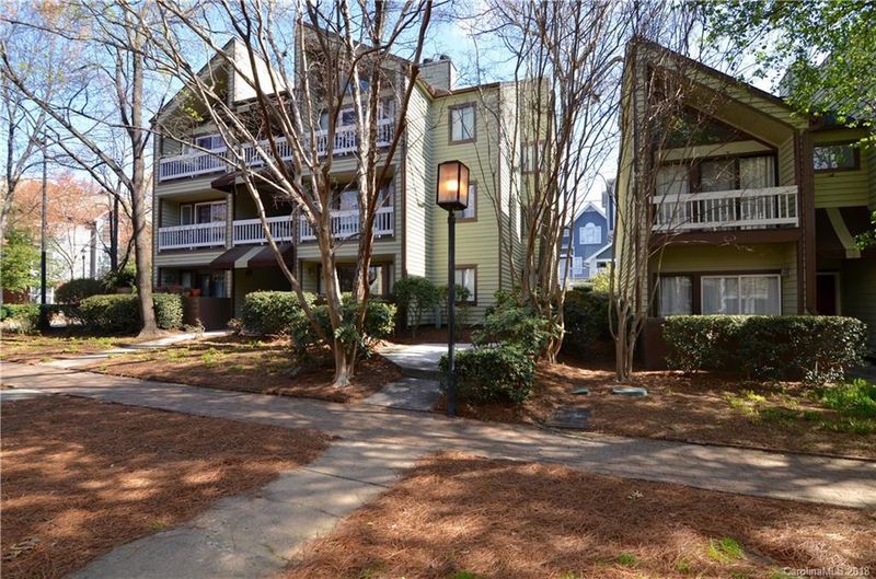 428 W 8th St #4, Charlotte, NC 28202