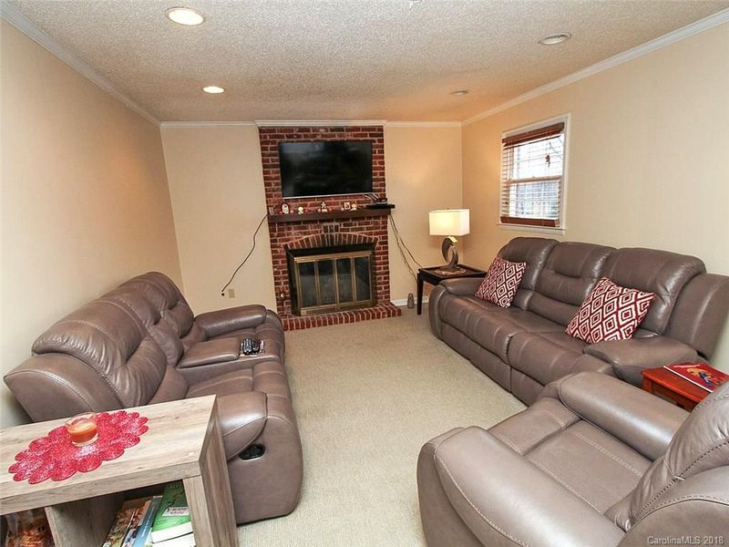 3016 Archdale Dr, Charlotte, NC 28210