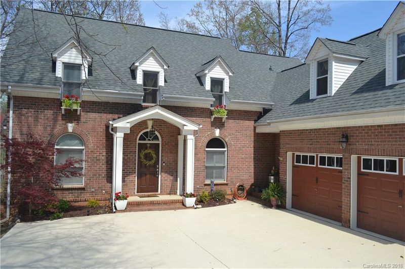 7935 Golf Course Dr N, Denver, NC 28037