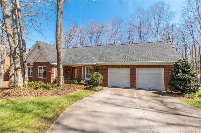 5117 Lindstrom Dr, Charlotte, NC 28226
